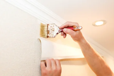 Pose de papier peint à Fos — revêtements muraux et toiles de verre